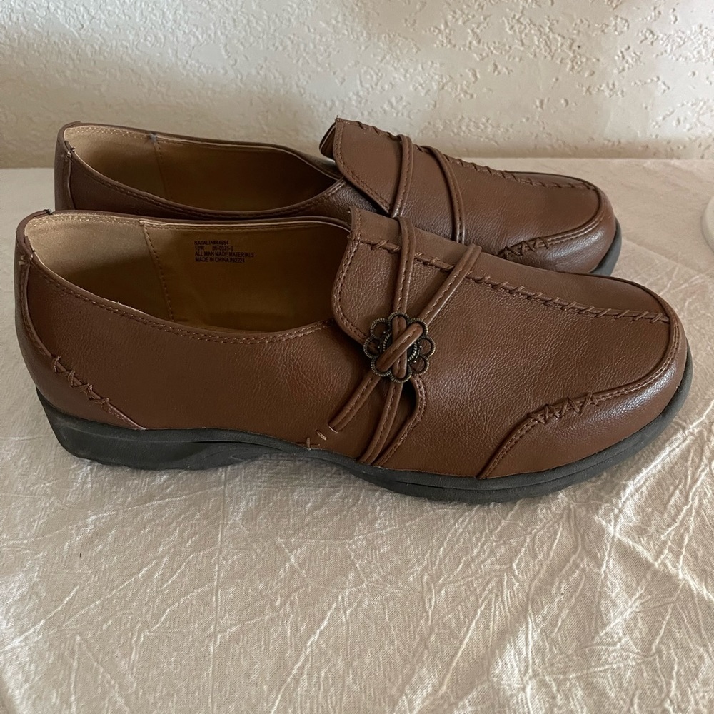🌹🌹SOLD🌹🌹New Comfort View Natalia Tan Loafer Womens Shoes - Picture 2 of 13